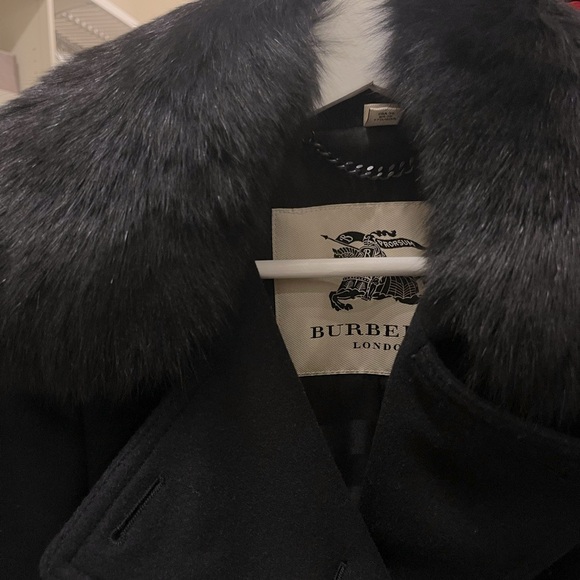 Burberry Women's Black Trench Coat with Fur Collar - Picture 5 of 10
